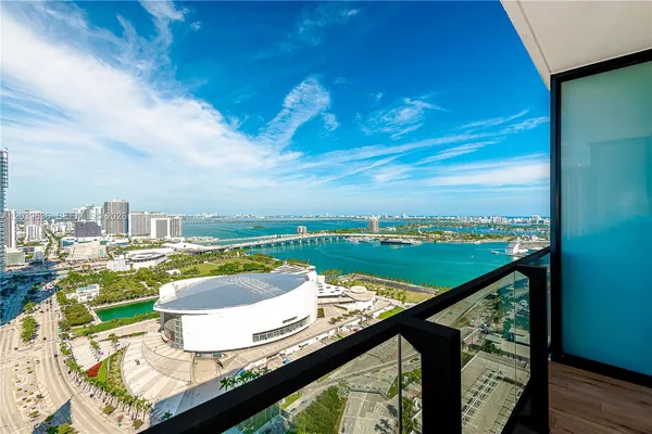 $680,000 | 398 Northeast 5th Street, Unit 2904, Miami, FL 33132