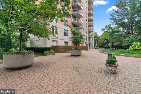 $470,000 | 5000 Battery Lane, Unit 905, Bethesda, MD 20814