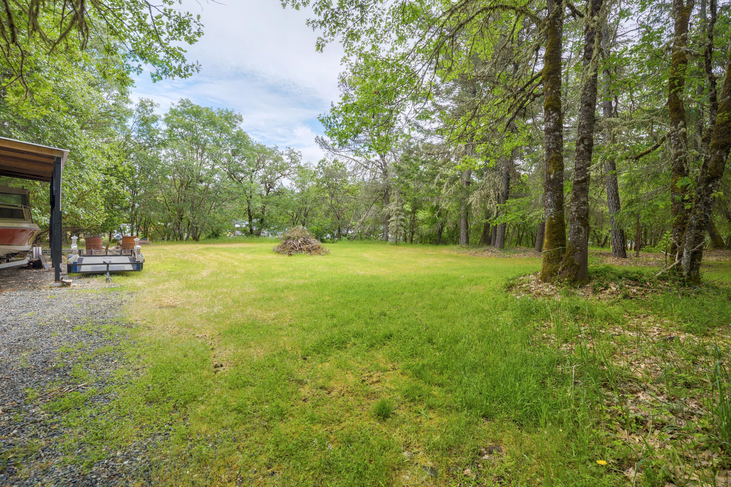 835 Southside Road Grants Pass, OR 97527 - Photo 43 of 52 54_0r1a6210b_1_1b_1_2b_1_3b_1_4b_1b