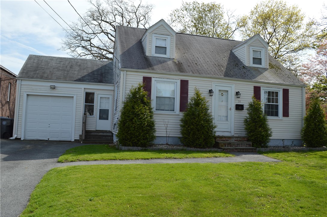 14 Haverford Road Warwick, RI 02886 - Photo 1 of 26 Gallery Image 1