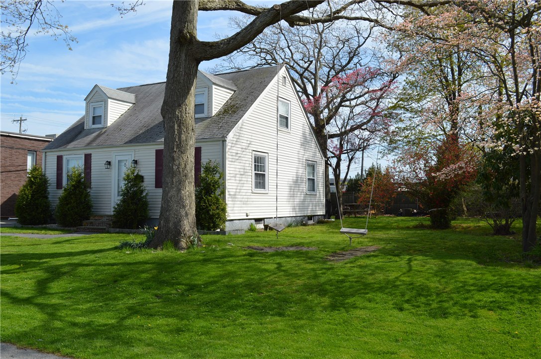 14 Haverford Road Warwick, RI 02886 - Photo 4 of 26 Gallery Image 4