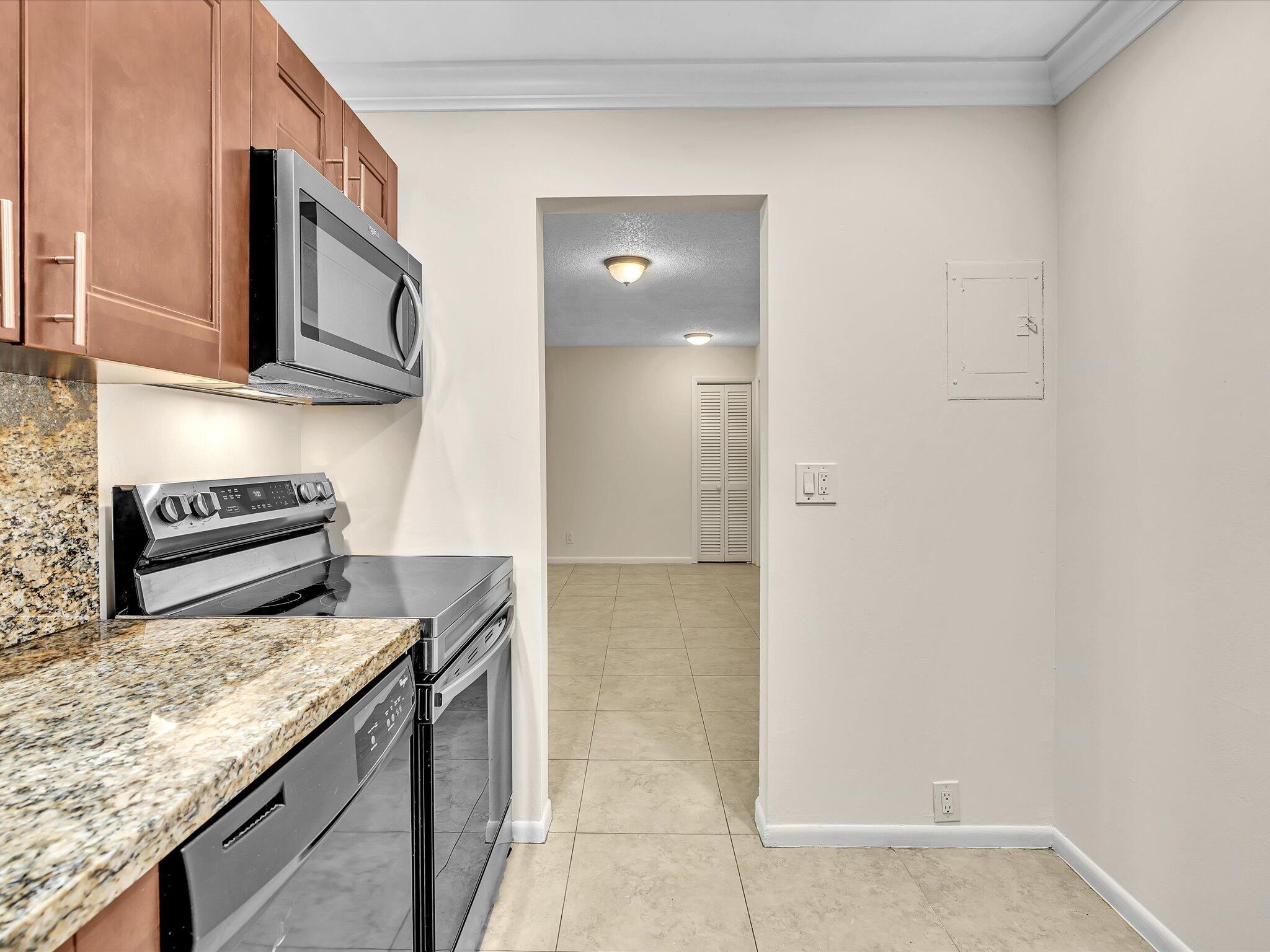 614 Northwest 13th Street, Unit 27 Boca Raton, FL 33486 - Photo 13 of 55 15-FPP00066
