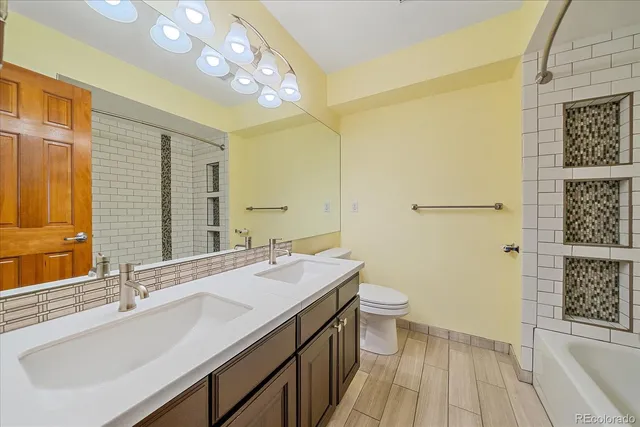 $650,000 | 21064 East Crestline Circle, Centennial, CO 80015