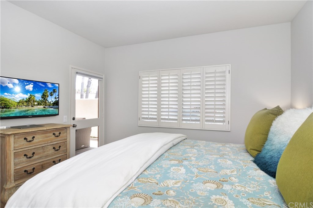 32 Villa Point Drive Newport Beach, CA 92660 - Photo 12 of 19