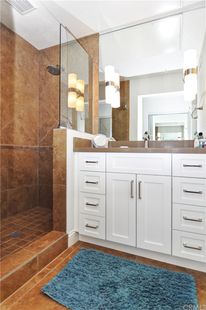 32 Villa Point Drive Newport Beach, CA 92660 - Photo 13 of 19