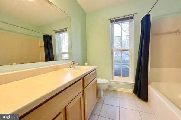 $1,990 | 1523 Lincoln Way, Unit 204B, McLean, VA 22102