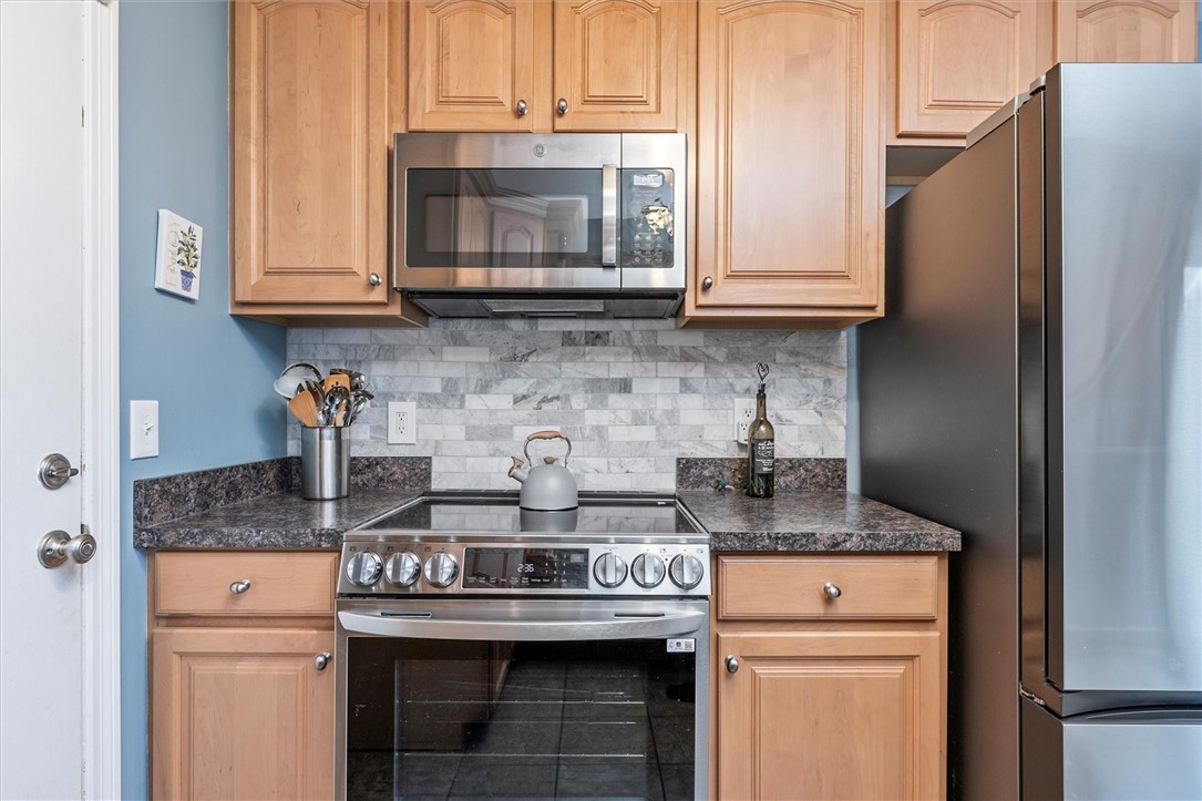 19 Homestead Drive Perinton, NY 14450 - Photo 14 of 40 Kitchen