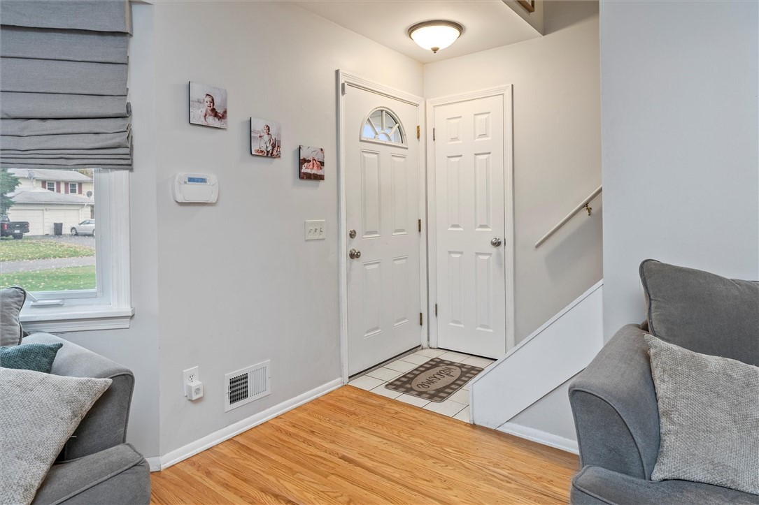 19 Homestead Drive Perinton, NY 14450 - Photo 3 of 40 Front Entrance