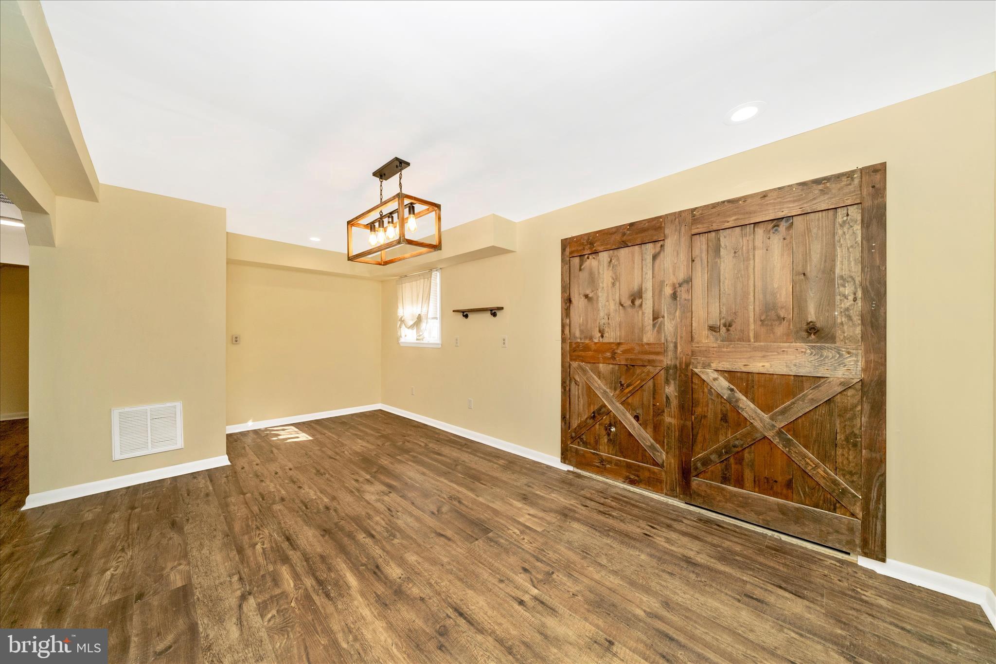 923 Klees Mill Road Westminster, MD 21157 - Photo 9 of 52 a view of an entryway