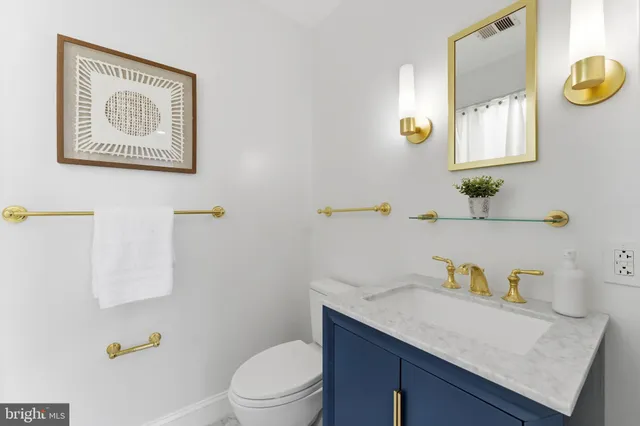 a view of entryway and hall