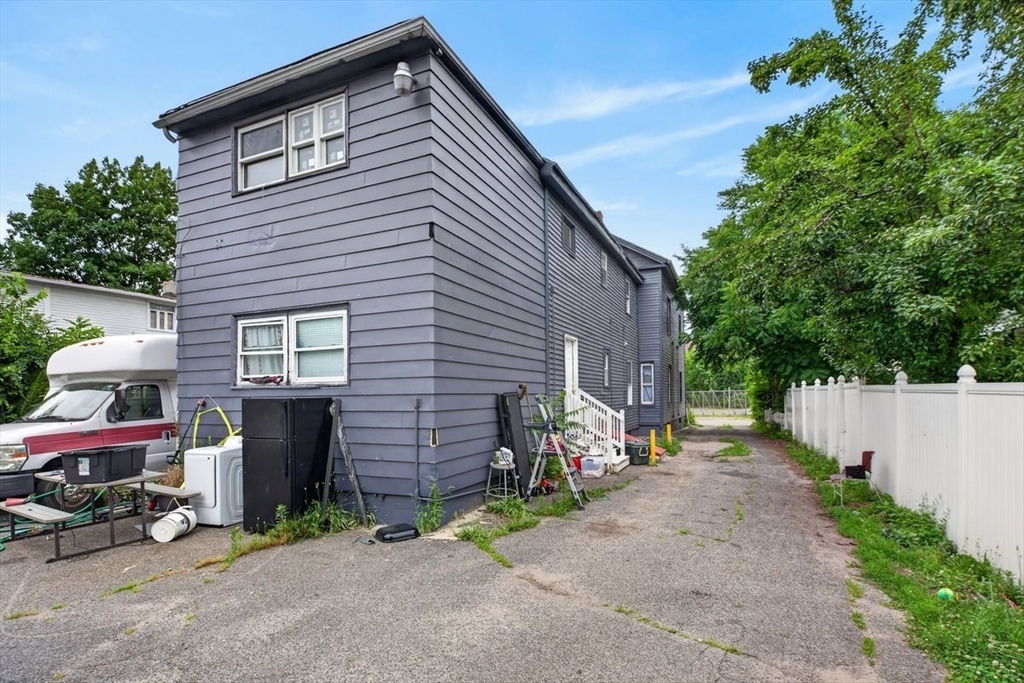 243 Central Street Springfield, MA 01105 - Photo 36 of 37