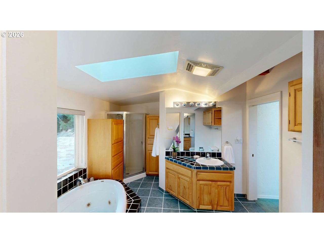 17717 Rainbow Rock Road Brookings, OR 97415 - Photo 16 of 32 Bathroom, Attached