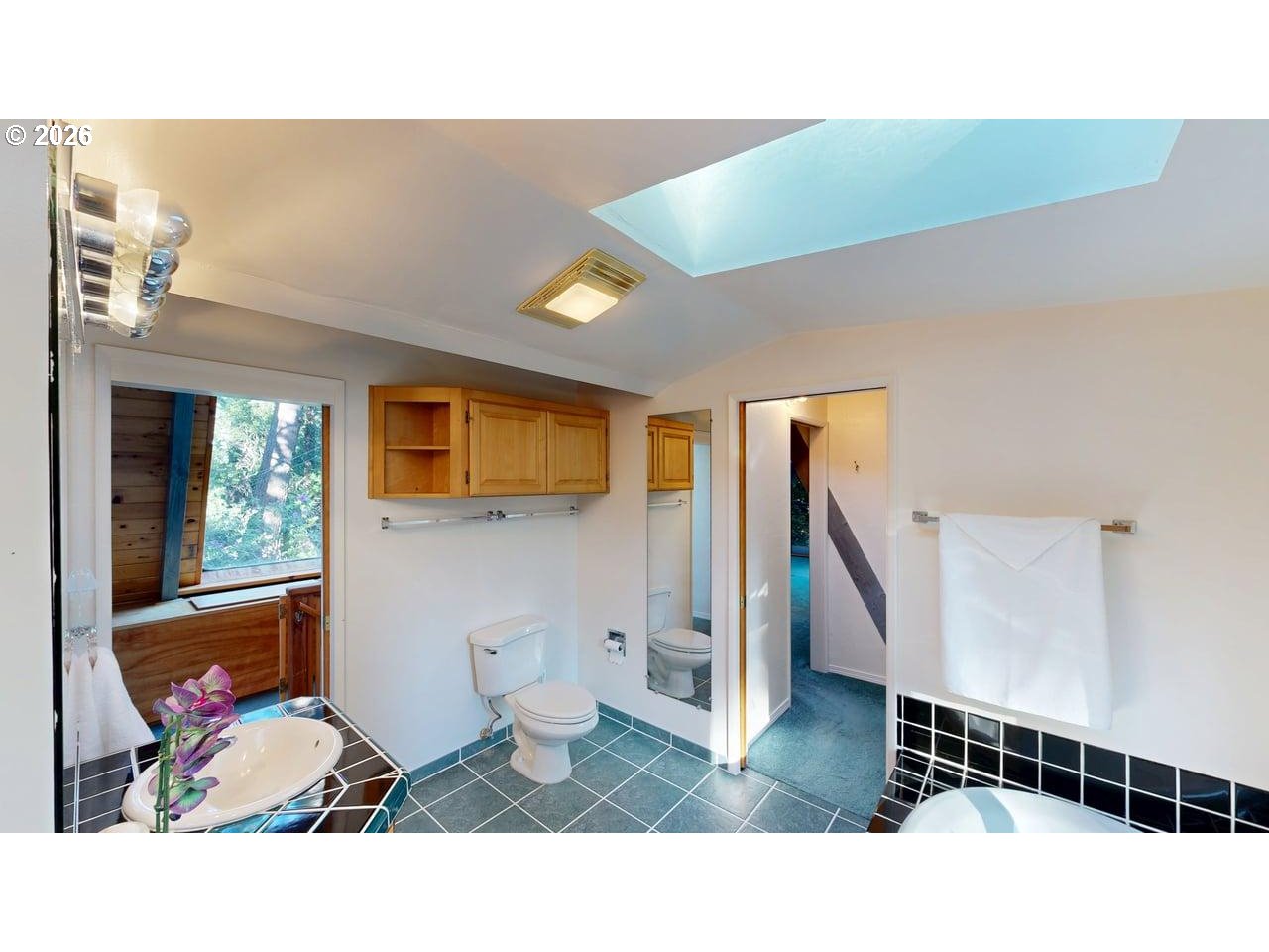 17717 Rainbow Rock Road Brookings, OR 97415 - Photo 17 of 32 Bathroom, Attached