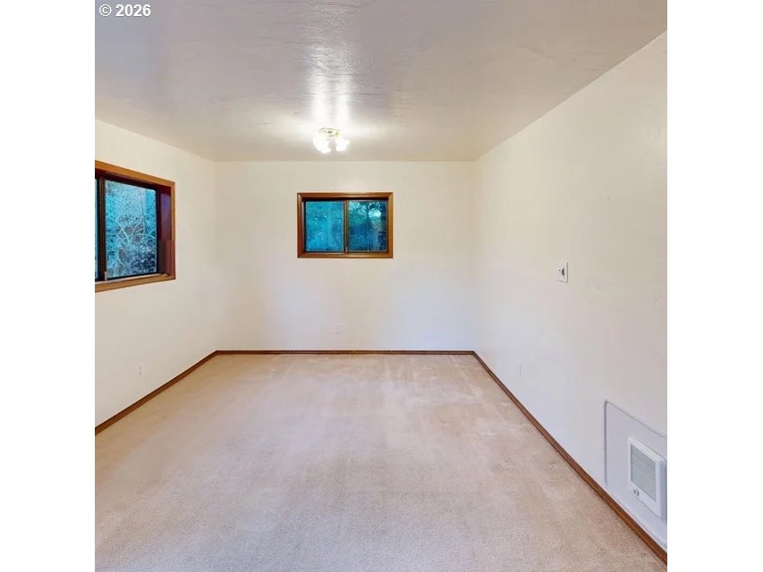 17717 Rainbow Rock Road Brookings, OR 97415 - Photo 21 of 32 Guest Quarters