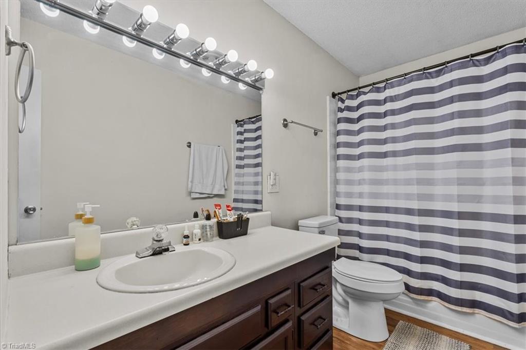 5334 Sherrie Drive High Point, NC 27263 - Photo 20 of 36 Full Bathroom #1