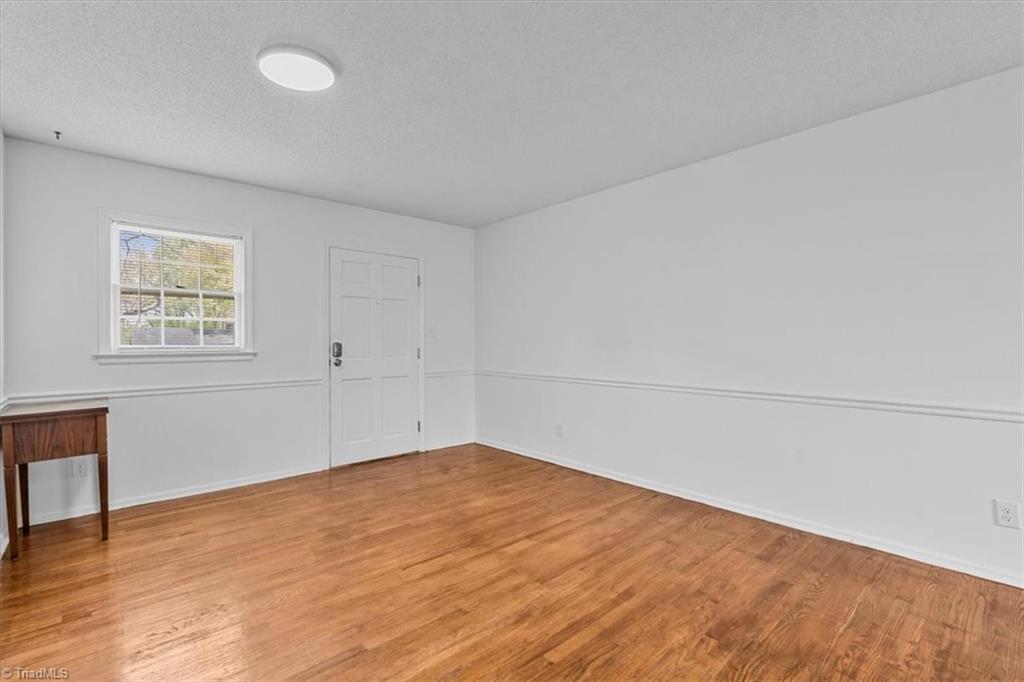 5334 Sherrie Drive High Point, NC 27263 - Photo 5 of 36 Dining area