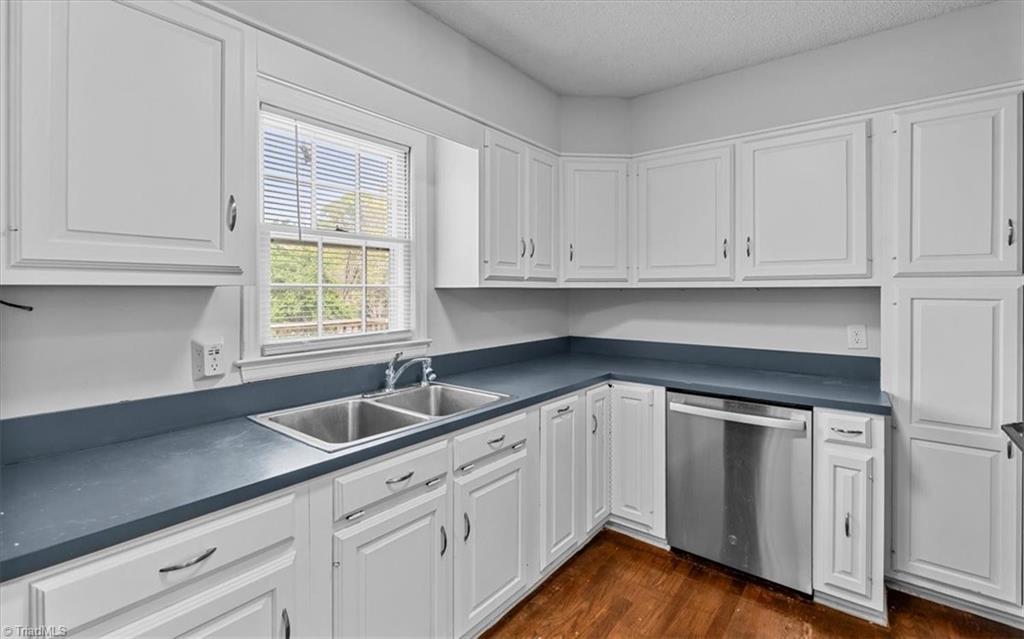 5334 Sherrie Drive High Point, NC 27263 - Photo 10 of 36