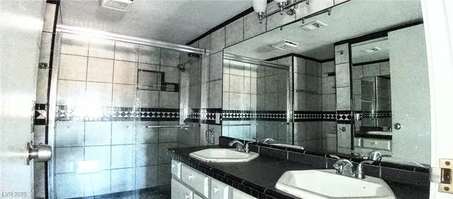 $1,300 | 4746 O'Bannon Drive, Unit D, Las Vegas, NV 89102