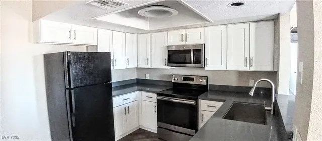 $1,300 | 4746 O'Bannon Drive, Unit D, Las Vegas, NV 89102