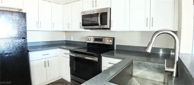 $1,300 | 4746 O'Bannon Drive, Unit D, Las Vegas, NV 89102