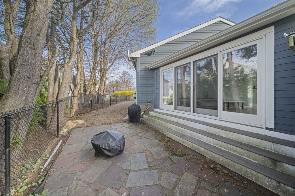 66 Roosevelt Road, Unit 66 Newton, MA 02459 - Photo 32 of 37