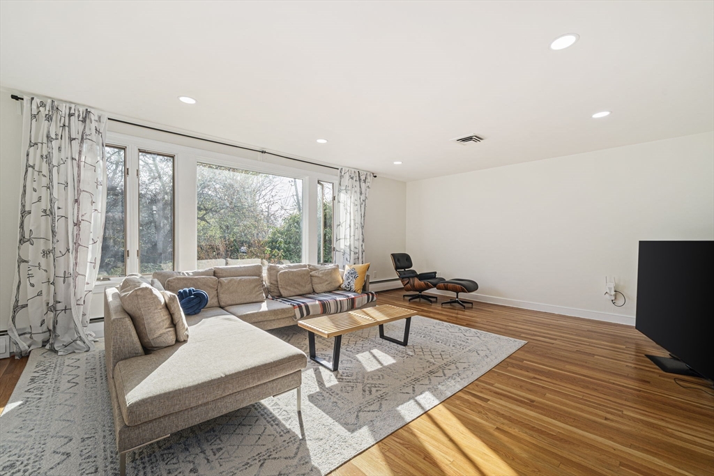 66 Roosevelt Road, Unit 66 Newton, MA 02459 - Photo 4 of 37