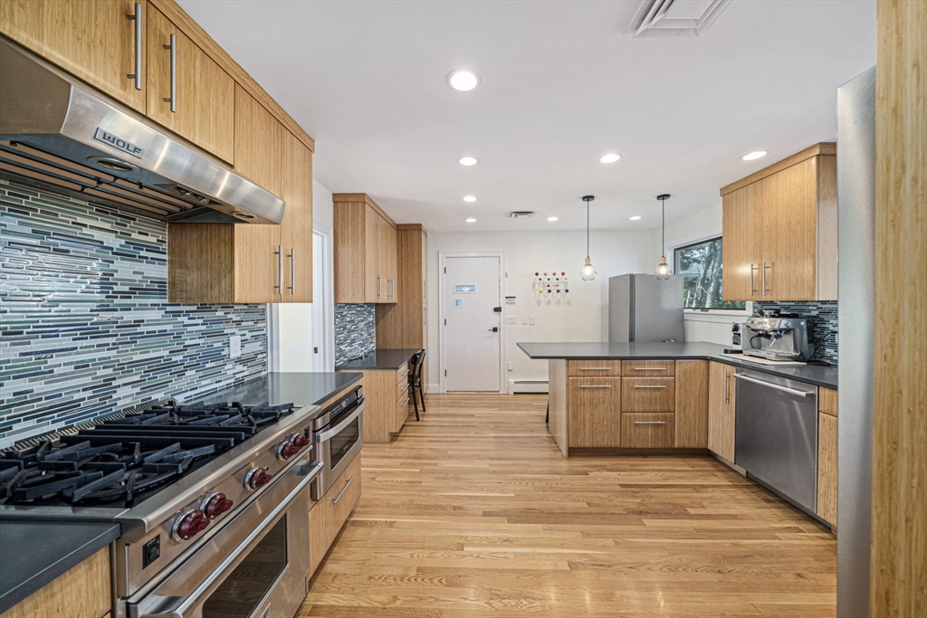 66 Roosevelt Road, Unit 66 Newton, MA 02459 - Photo 6 of 37