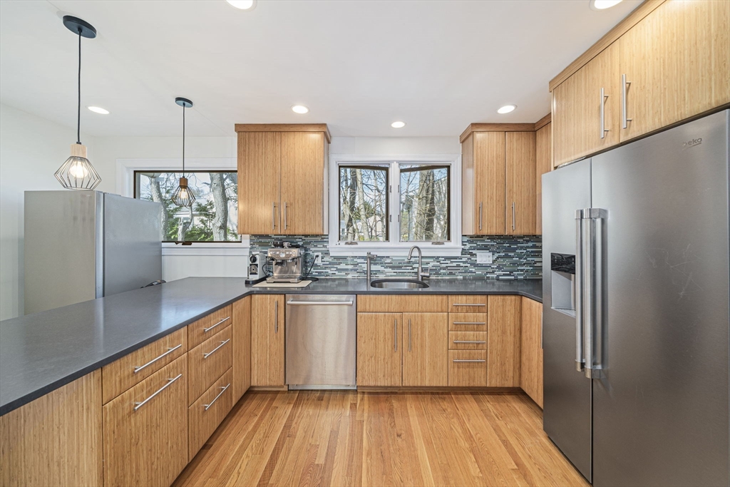 66 Roosevelt Road, Unit 66 Newton, MA 02459 - Photo 7 of 37