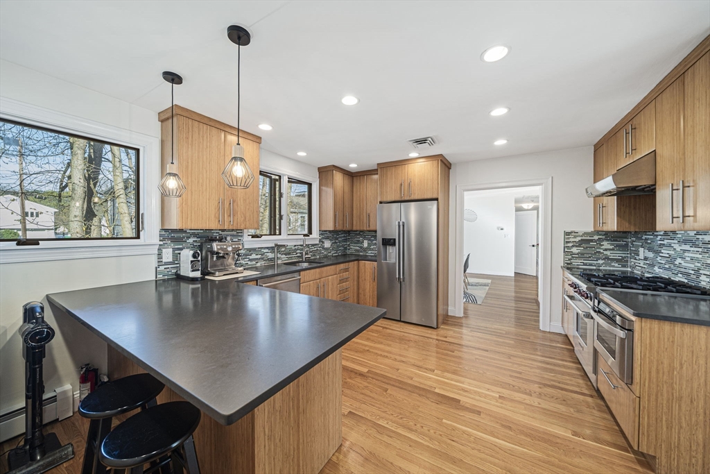 66 Roosevelt Road, Unit 66 Newton, MA 02459 - Photo 8 of 37