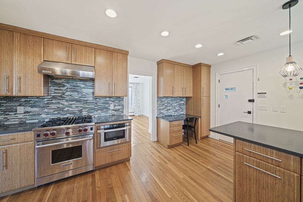 66 Roosevelt Road, Unit 66 Newton, MA 02459 - Photo 9 of 37