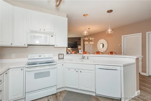 $400,000 | 64 Port Royale Drive, Unit 1B, Sunrise Beach, MO 65079