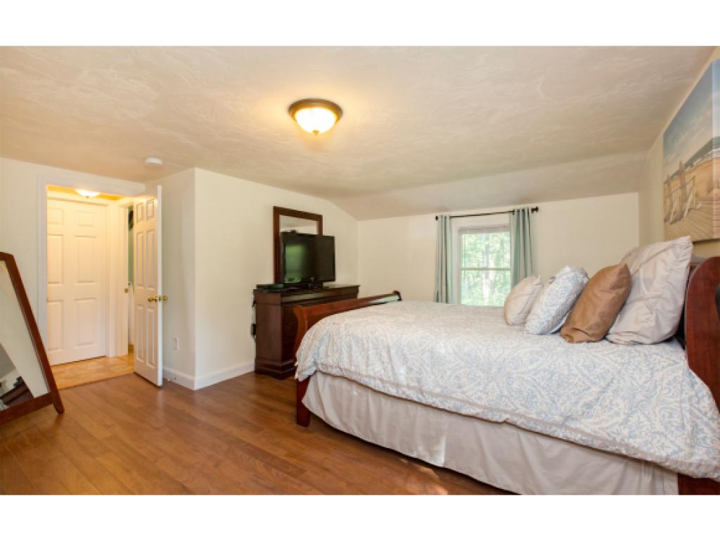 25 Jericho Road Pelham, NH 03076 - Photo 14 of 18