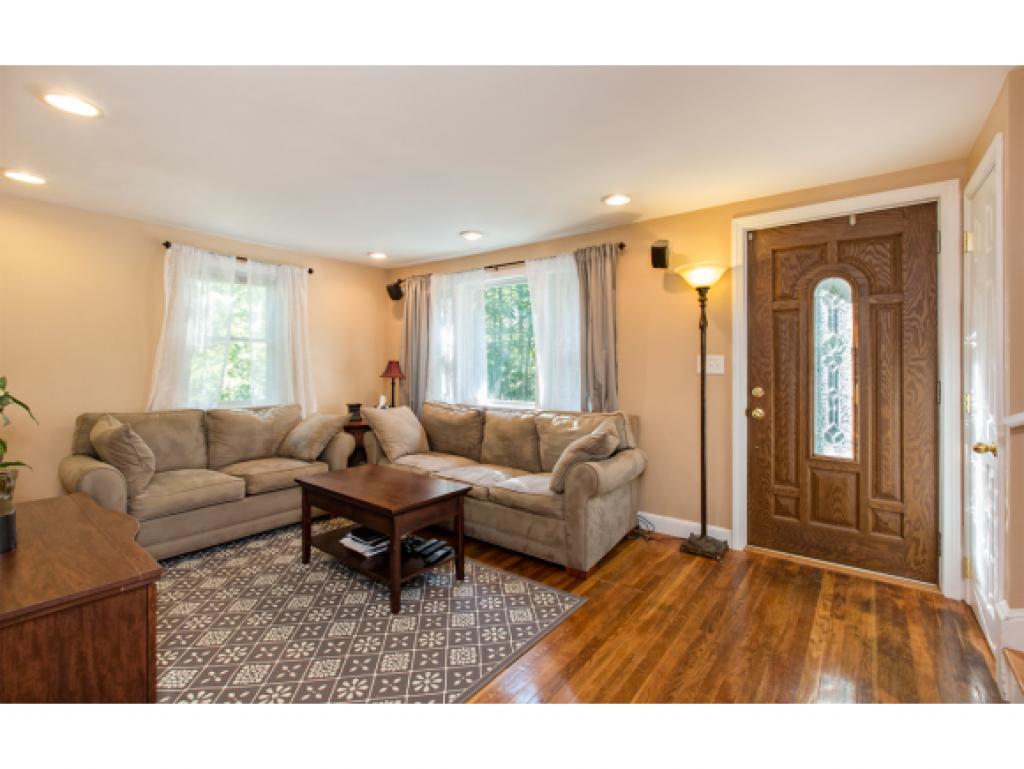 25 Jericho Road Pelham, NH 03076 - Photo 8 of 18