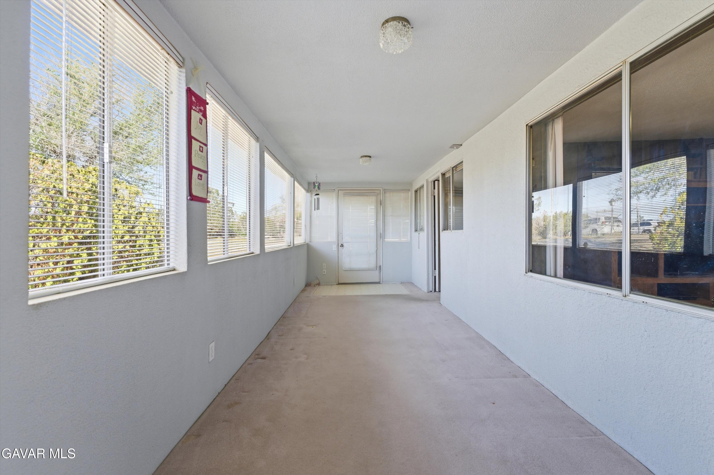 3322 Dawn Road Rosamond, CA 93560 - Photo 5 of 37 Entry/sunroom