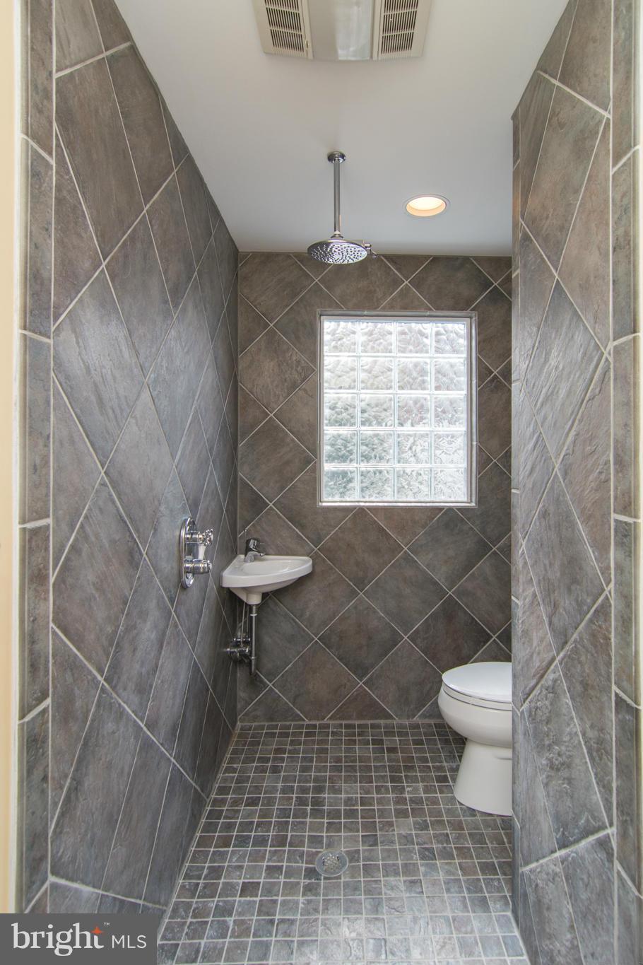 1278 Turkey Point Road Edgewater, MD 21037 - Photo 13 of 30 Bath