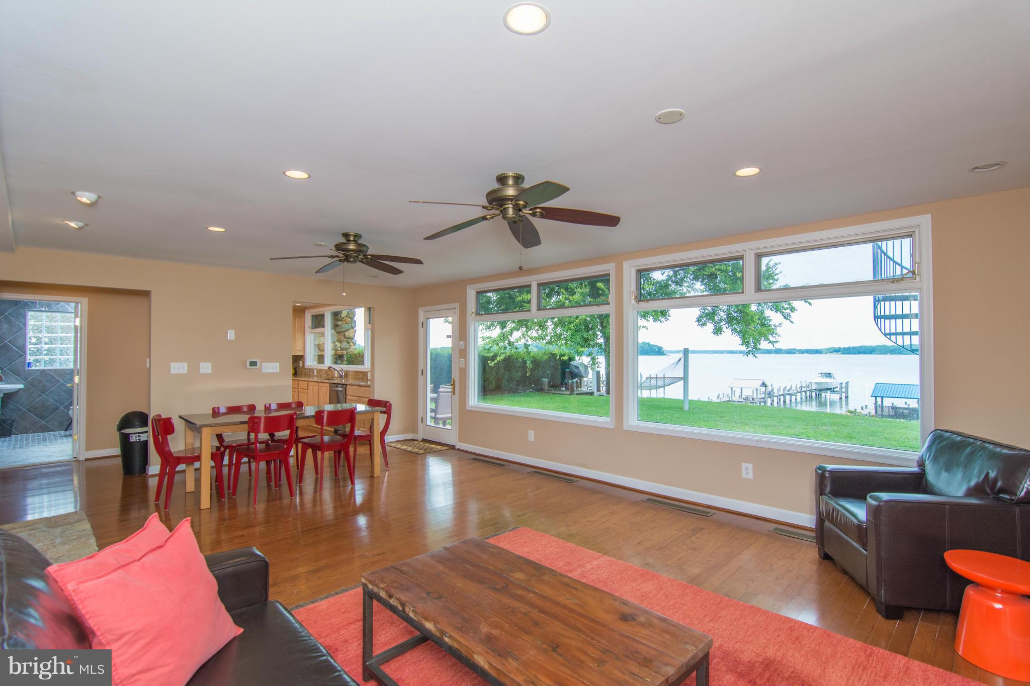 1278 Turkey Point Road Edgewater, MD 21037 - Photo 4 of 30 Living Room