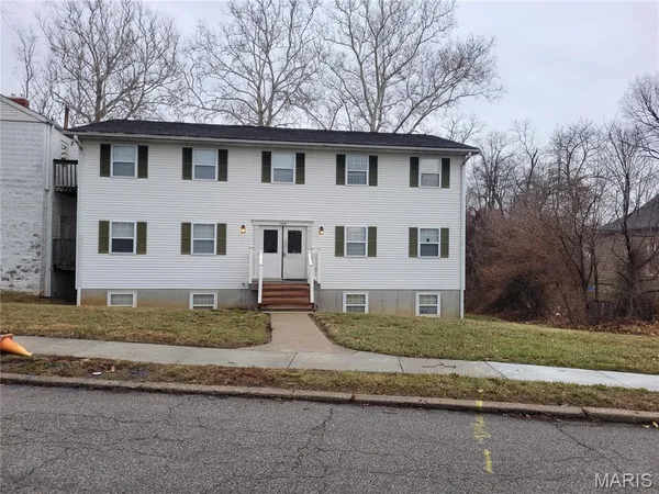 $980,000 | 2705 College Avenue, Alton, IL 62002