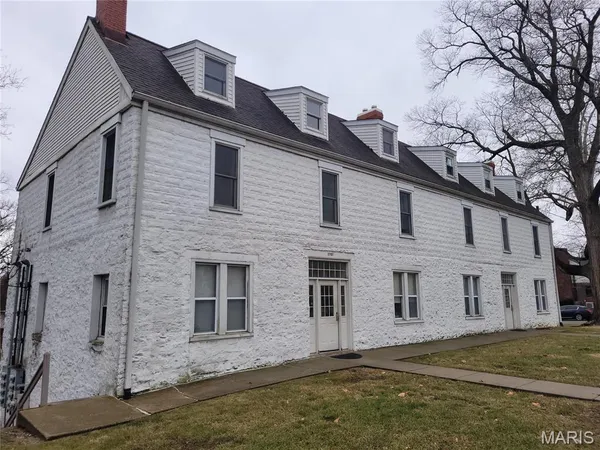 $980,000 | 2705 College Avenue, Alton, IL 62002