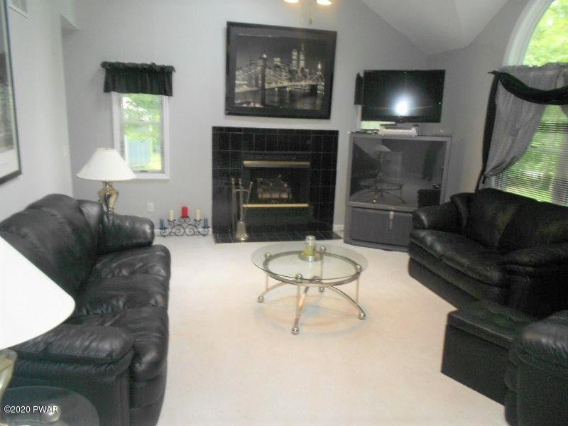 100 Lone Pine Bay Road Hawley, PA 18428 - Photo 5 of 41