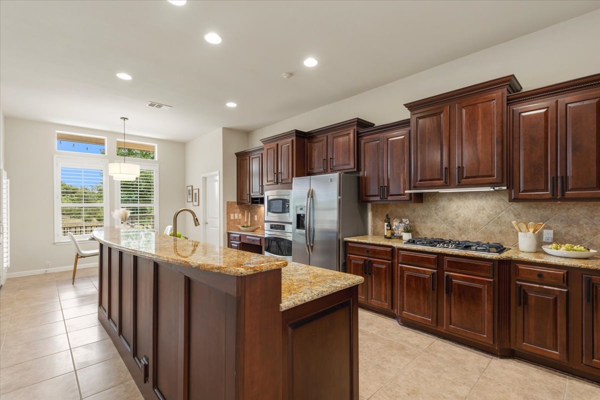 1709 Grassy Field Road Austin, TX 78737 - Photo 8 of 31
