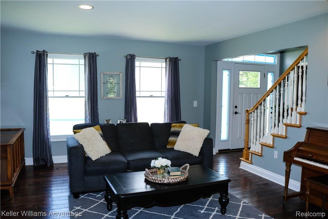 10945 Stark Road Livonia, MI 48150 - Photo 3 of 56 S4.jpg