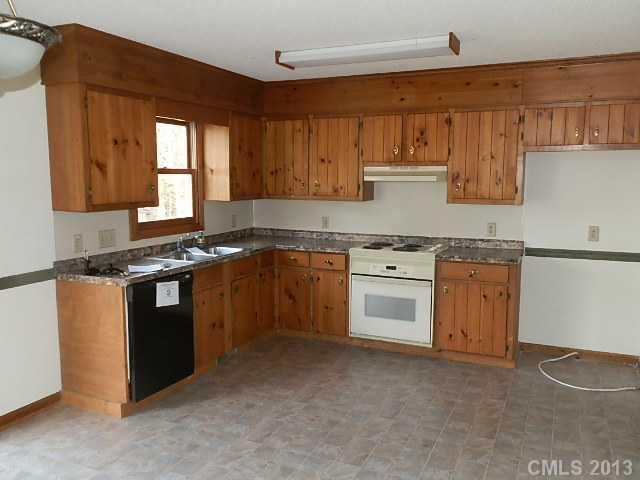 1605 Springhaven Circle Albemarle, NC 28001 - Photo 4 of 15 Gallery Image 4