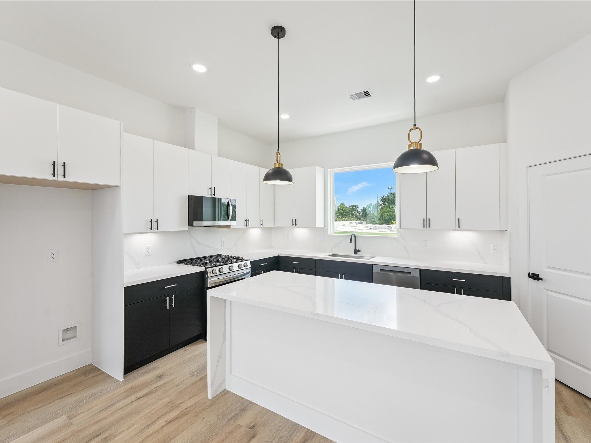 3502 Saltus Street Houston, TX 77003 - Photo 11 of 35