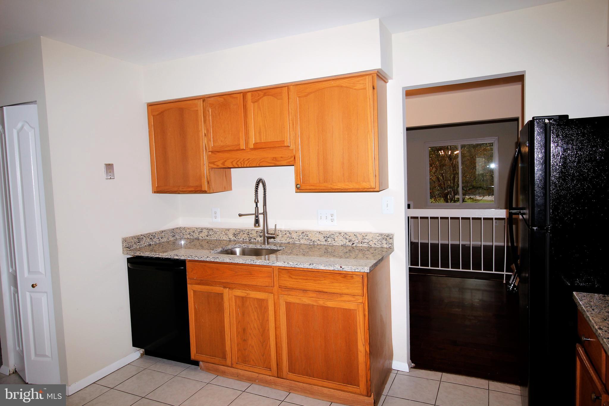 8957 Centerway Road Gaithersburg, MD 20879 - Photo 4 of 27