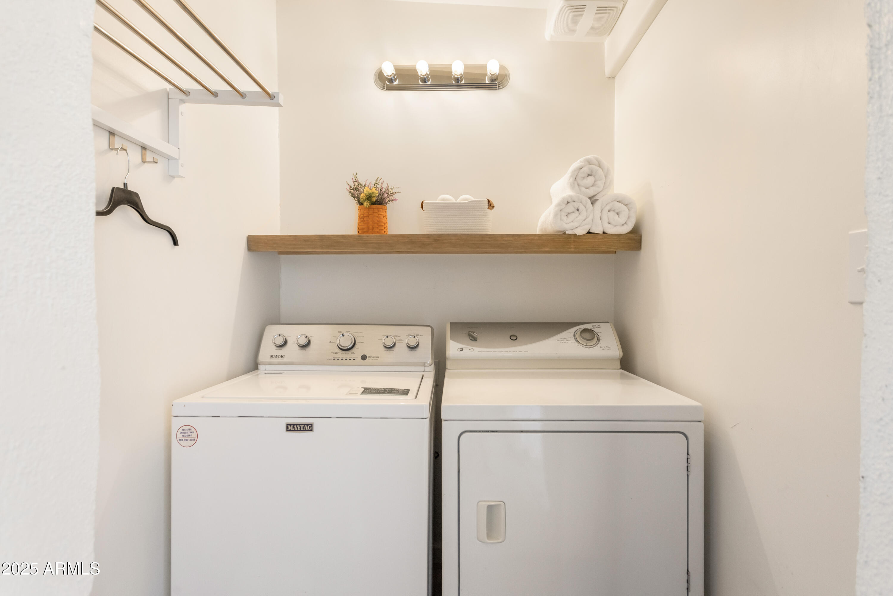 2128 East 8th Street Douglas, AZ 85607 - Photo 27 of 32 a utility room with dryer and washer
