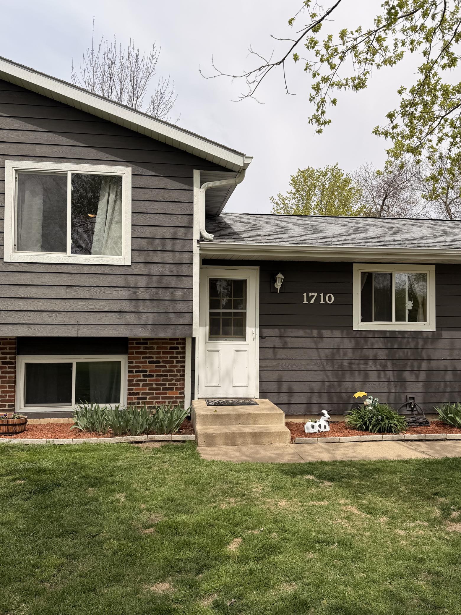 1710 River Road Windom, MN 56101 - Photo 2 of 33
