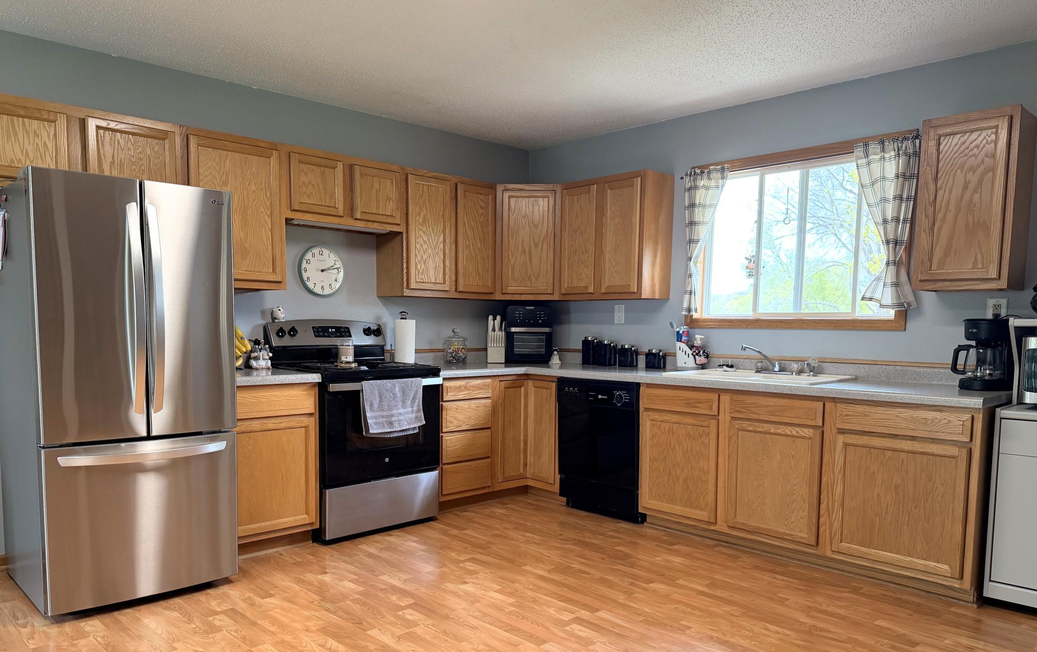 1710 River Road Windom, MN 56101 - Photo 4 of 33