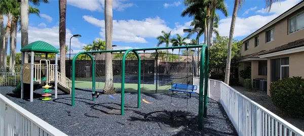 $419,000 | 5640 Northwest 115th Court, Unit 211, Doral, FL 33178