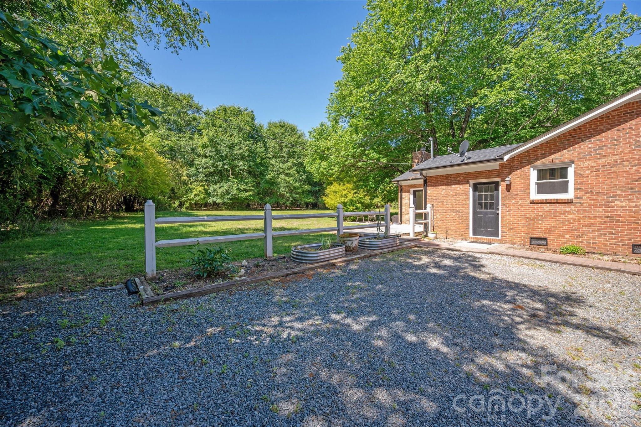 2645 Walker Road Matthews, NC 28105 - Photo 31 of 41