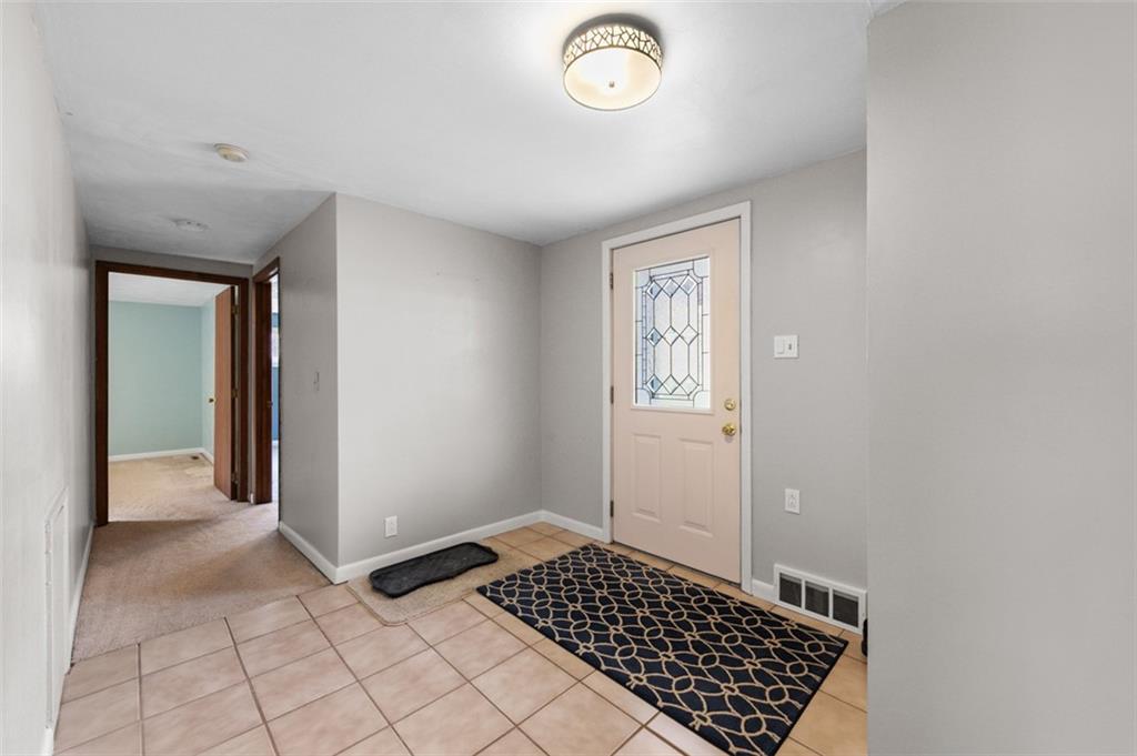 4930 Ashbaugh Road Murrysville, PA 15668 - Photo 5 of 44 Tiled front entry